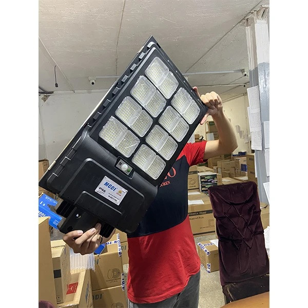 چراغ خیابانی خورشیدی 2000 وات مودی